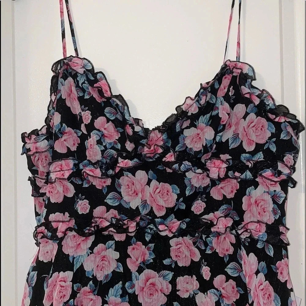 Black floral dress with shimmer super cute - Picture 8 of 8